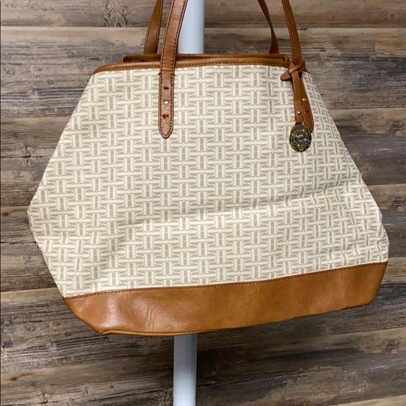 Tommy Hilfiger Logo Tote P14 - Picture 2 of 5